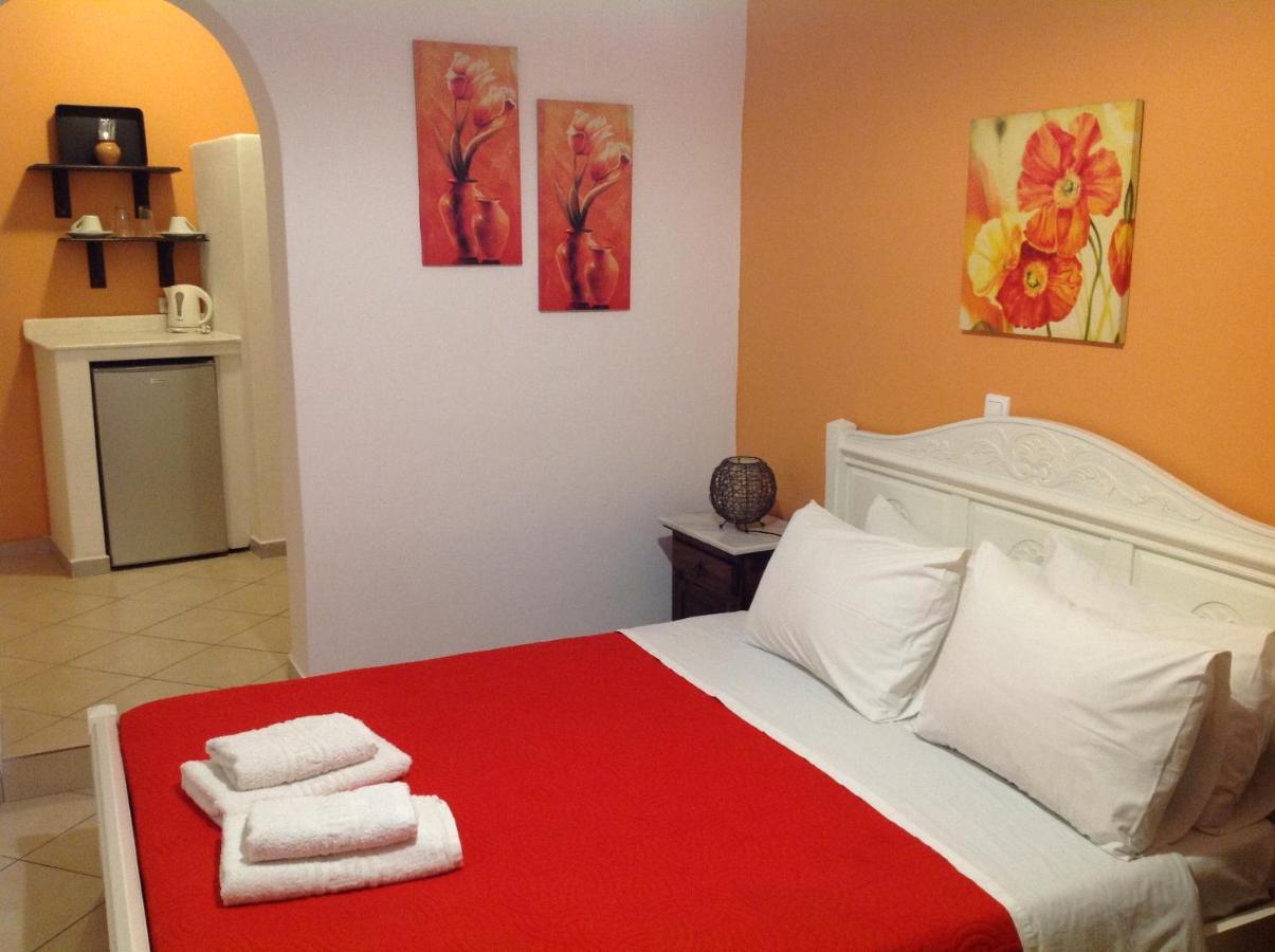 Pansion Zaharoula Hotel Firá Buitenkant foto