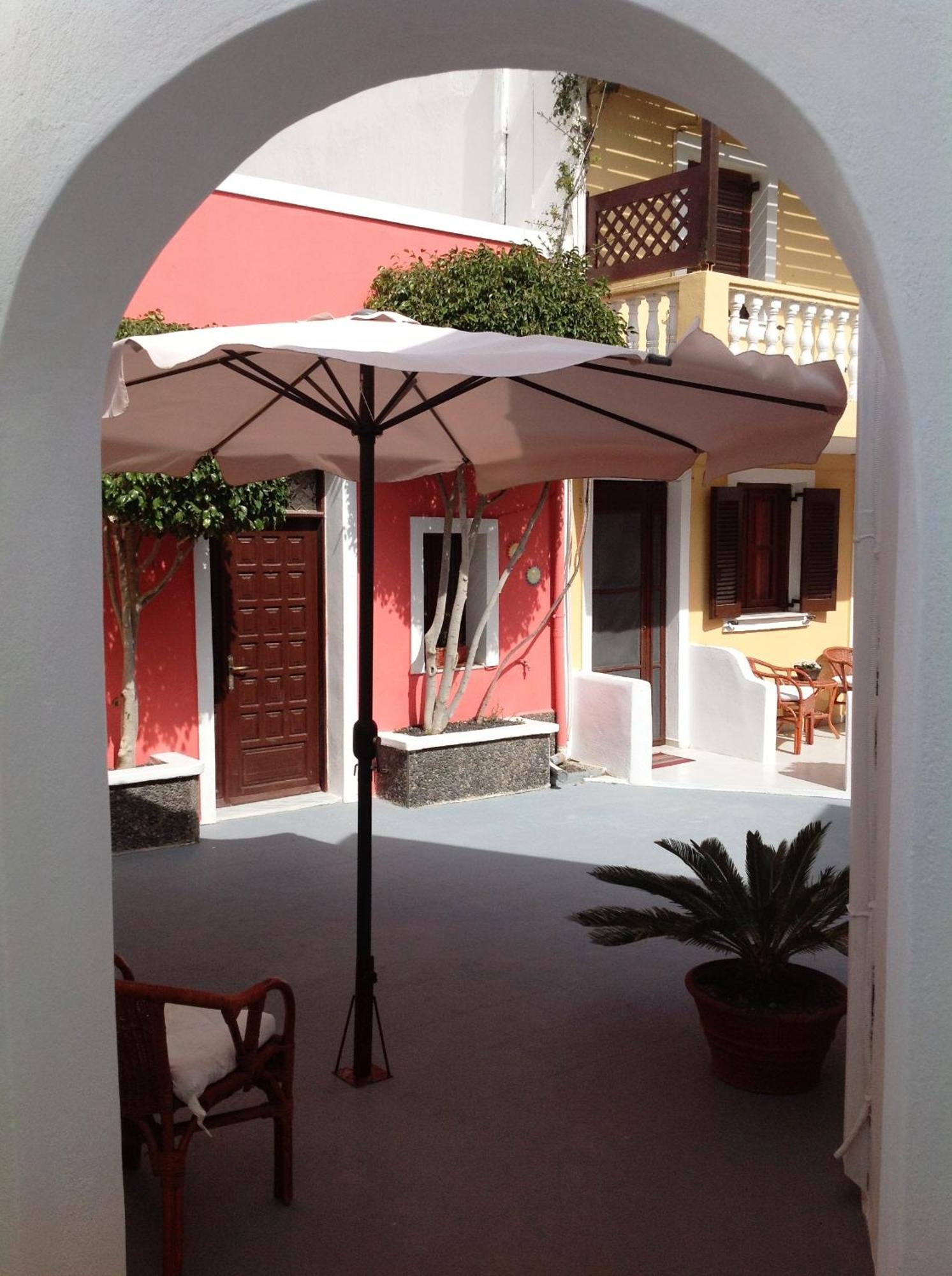 Pansion Zaharoula Hotel Firá Buitenkant foto