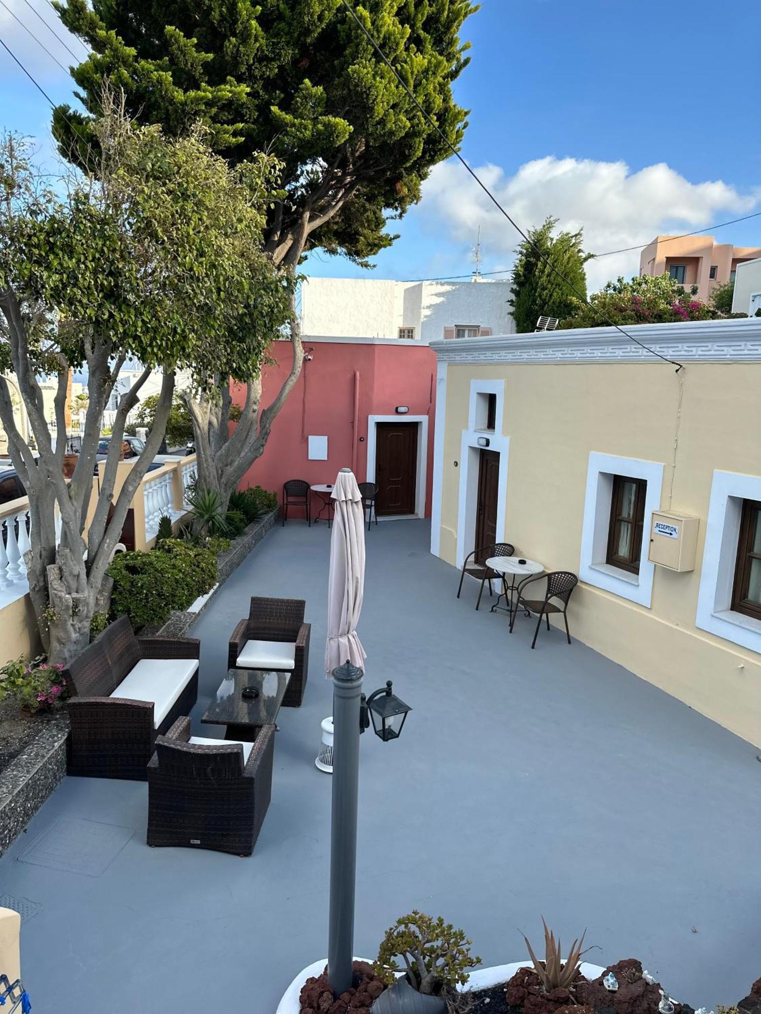 Pansion Zaharoula Hotel Firá Buitenkant foto