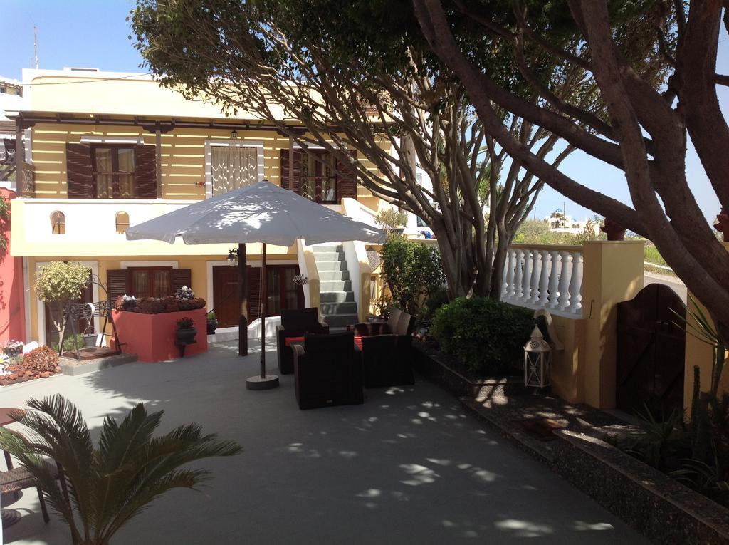 Pansion Zaharoula Hotel Firá Buitenkant foto