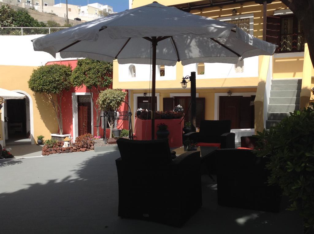 Pansion Zaharoula Hotel Firá Buitenkant foto