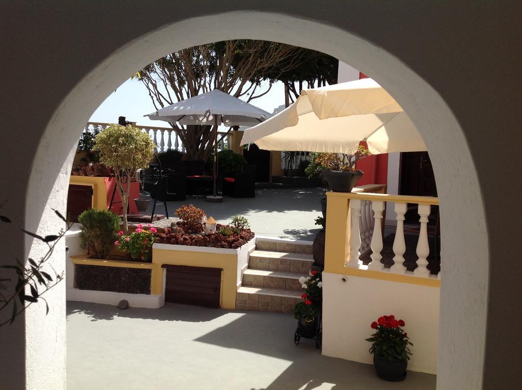 Pansion Zaharoula Hotel Firá Buitenkant foto