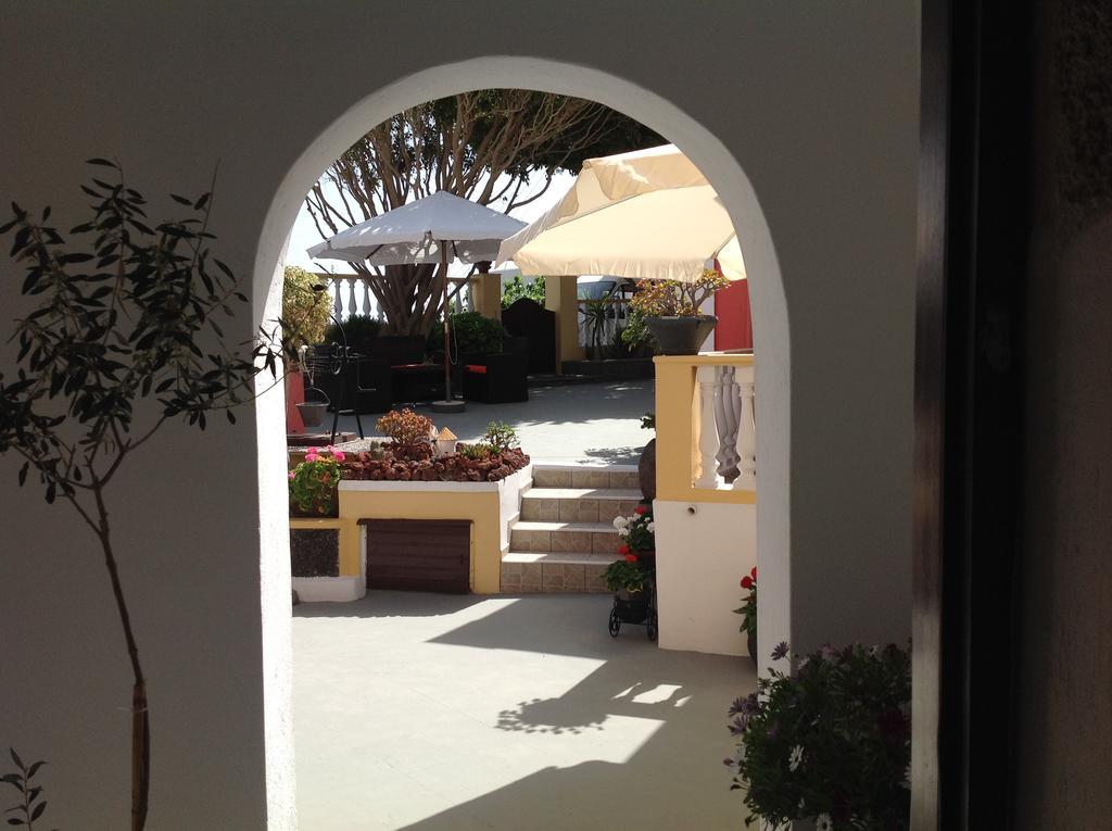 Pansion Zaharoula Hotel Firá Buitenkant foto