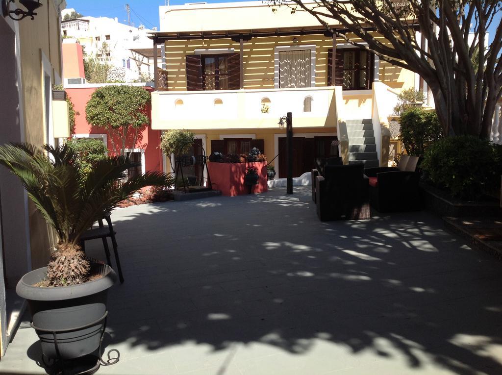 Pansion Zaharoula Hotel Firá Buitenkant foto