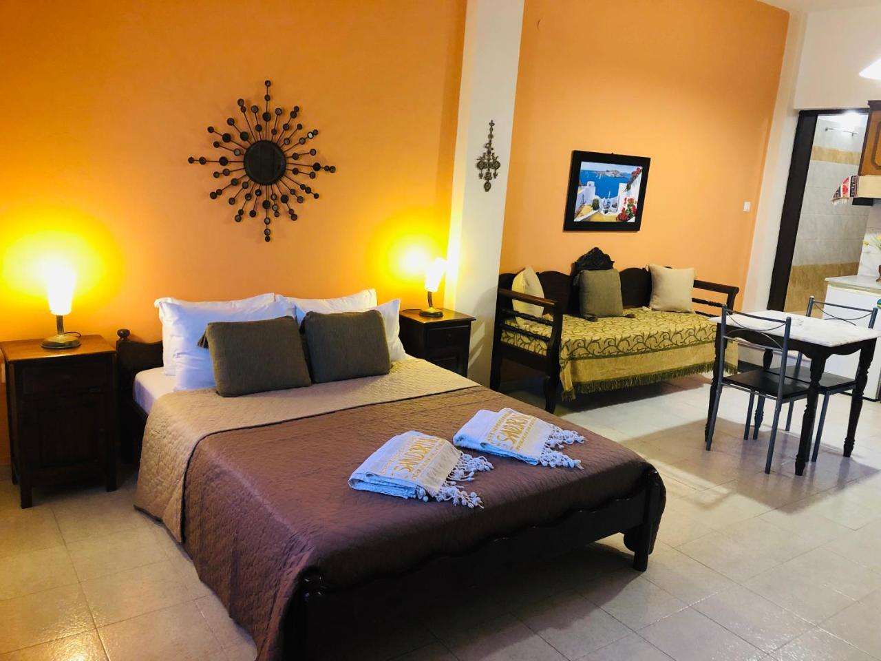 Pansion Zaharoula Hotel Firá Buitenkant foto