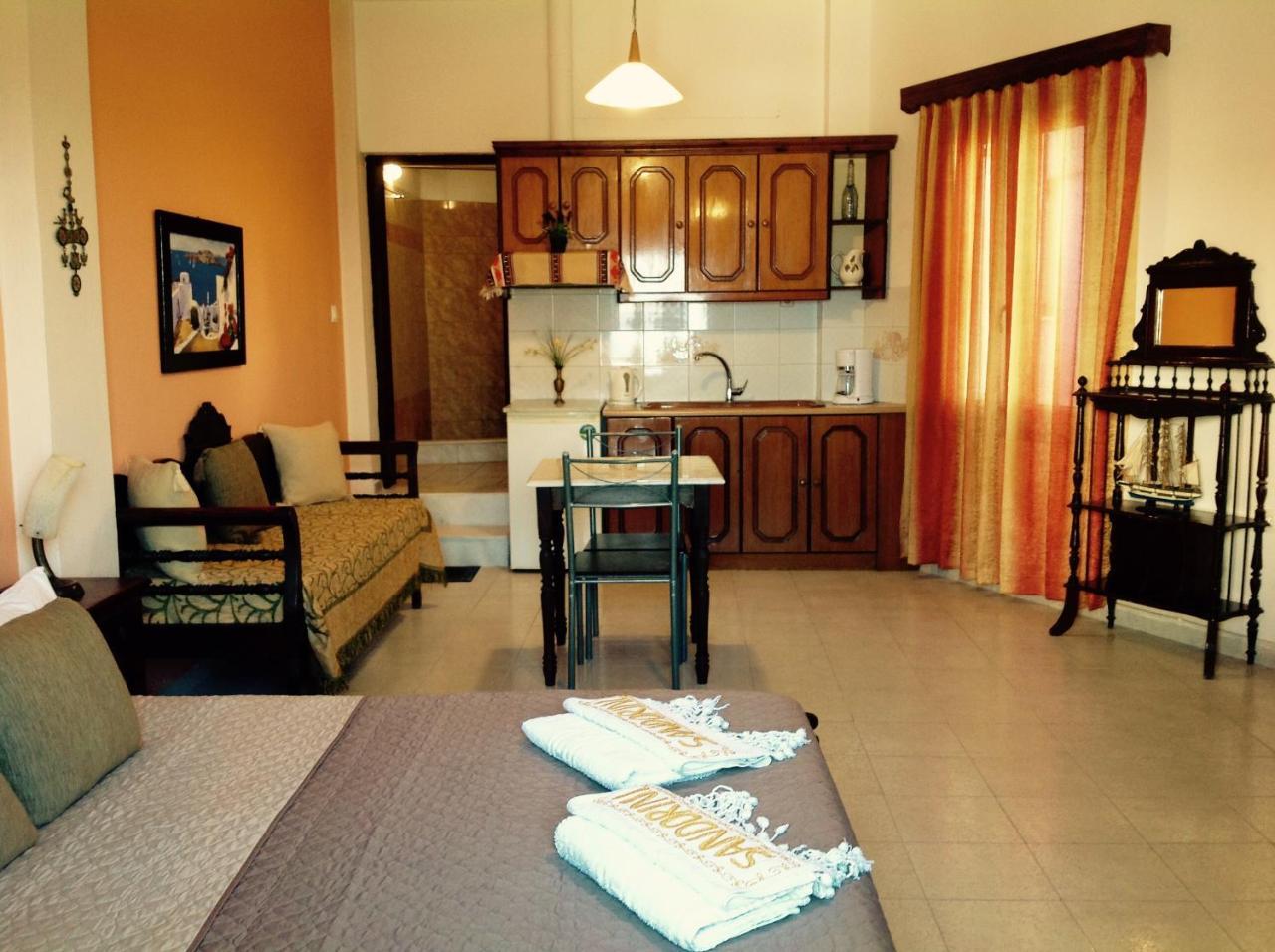 Pansion Zaharoula Hotel Firá Buitenkant foto