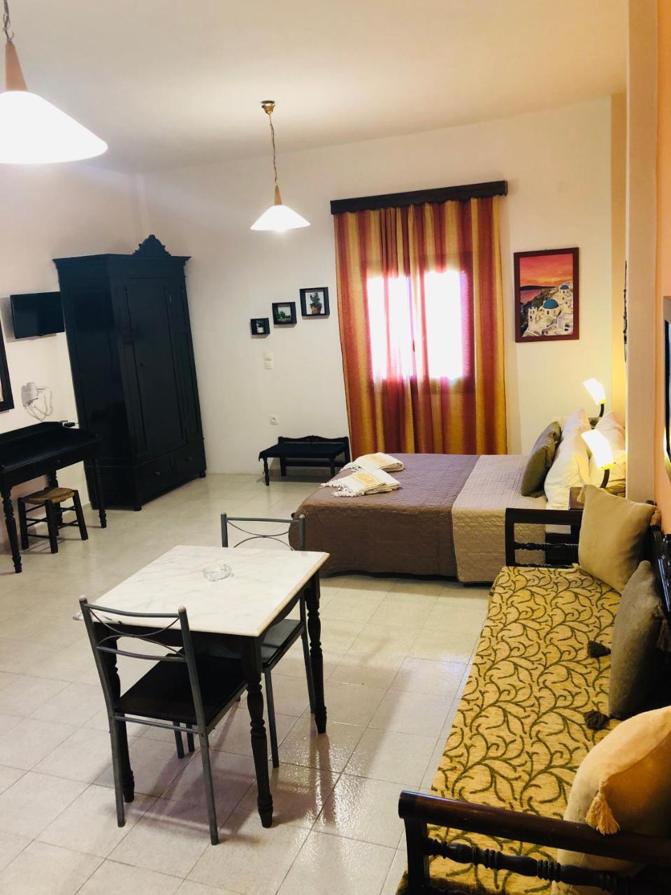 Pansion Zaharoula Hotel Firá Buitenkant foto